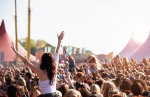 Crowds,Enjoying,Themselves,At,Outdoor,Music,Festival